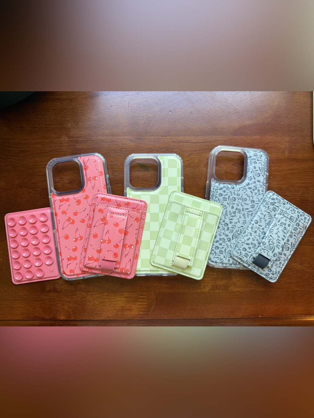 3 Magnetic Walli Cases with accessories